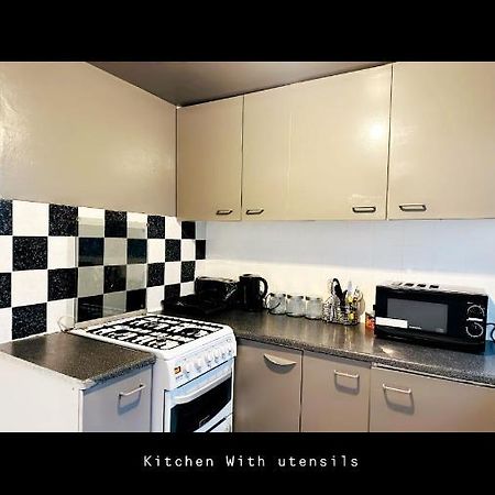 2 Bedroom Double Bed In East Londýn Exteriér fotografie