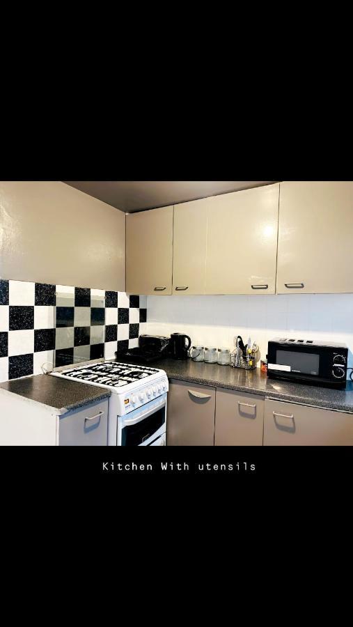 2 Bedroom Double Bed In East Londýn Exteriér fotografie