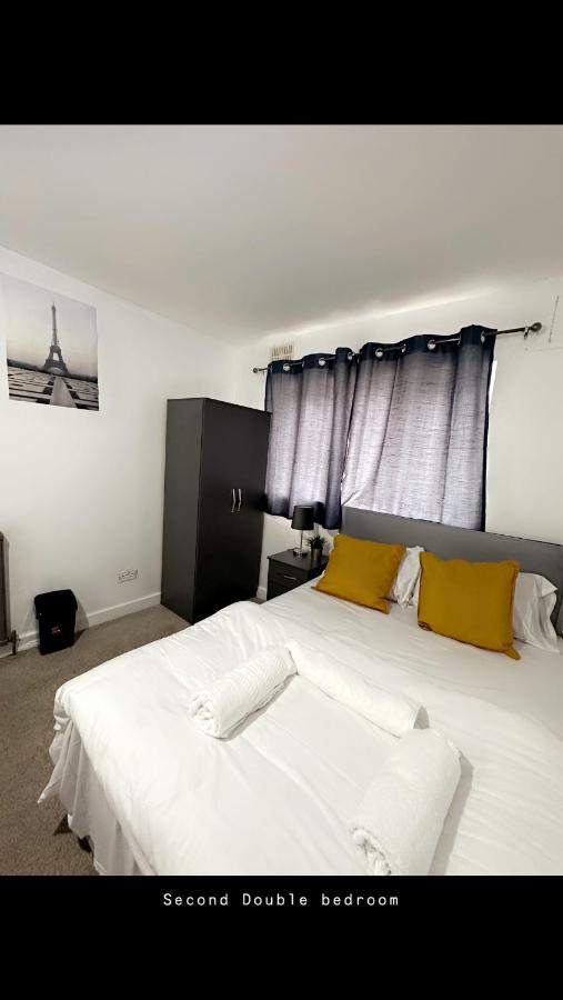 2 Bedroom Double Bed In East Londýn Exteriér fotografie